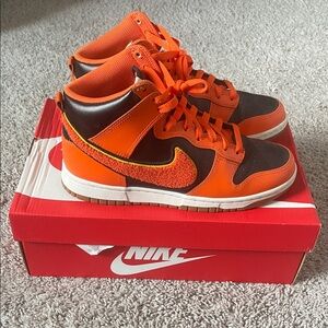 Nike High-Top Sneakers in Orange and Brown
